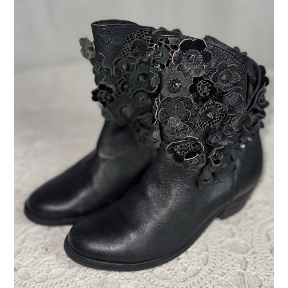 Sheridan Mia Women's Sz 39 8.5 Black Leather Flower Floral Ankle Boots Boho